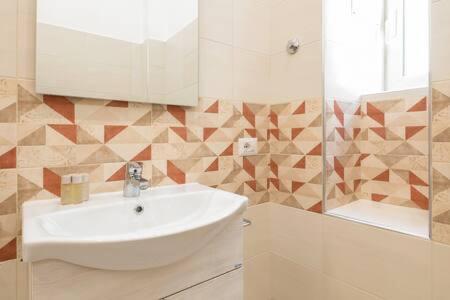 Iflat Lovely And Bright 2 Bed Flat Near Termini Roma Exterior foto